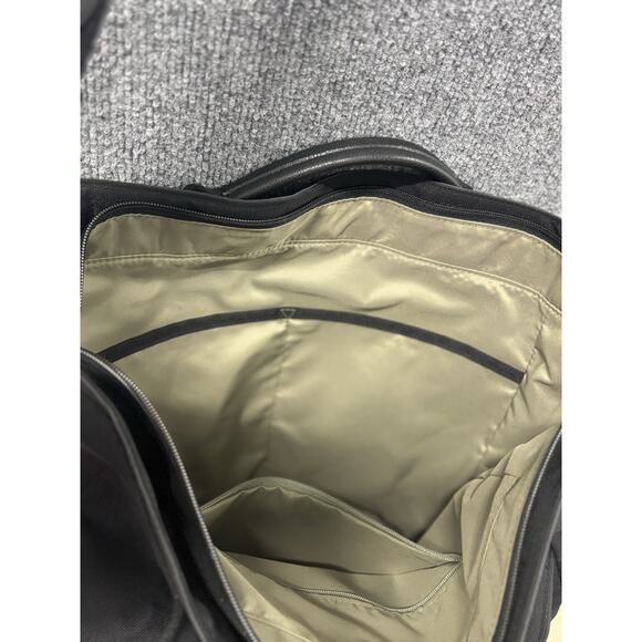 Bugaboo Changing Bag Black Camaleon Fox 16”x12” - Picture 8 of 15